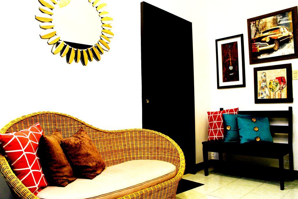 Tagaytay Garden Budgetel - City Center Tagaytay City Esterno foto