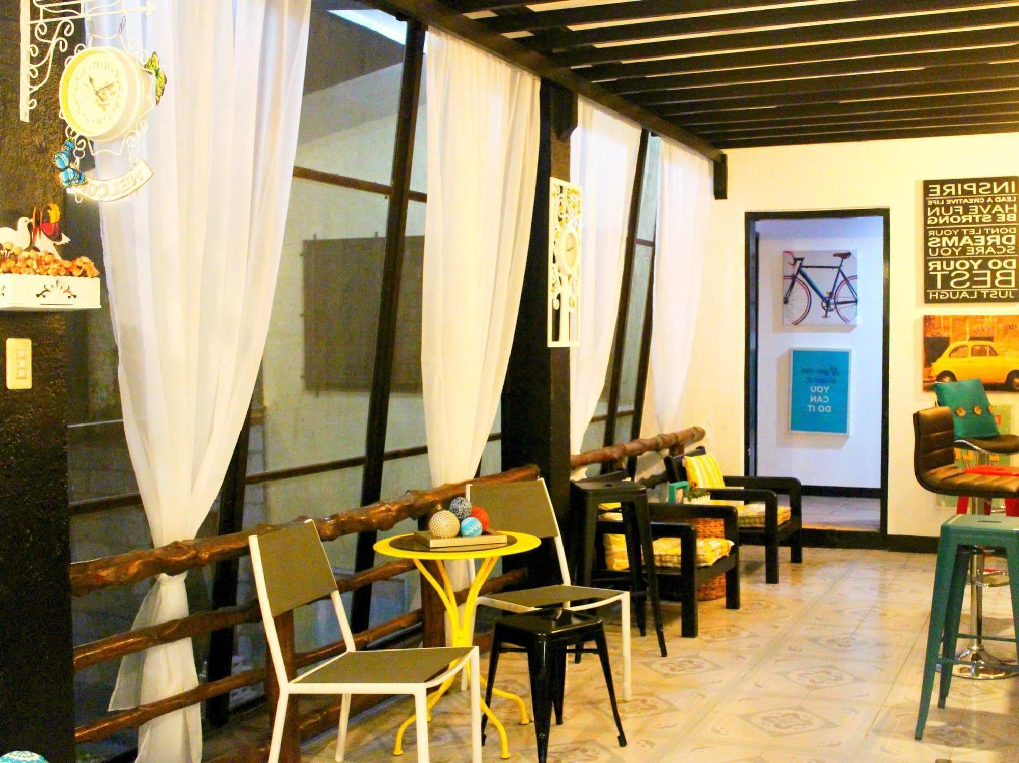 Tagaytay Garden Budgetel - City Center Tagaytay City Esterno foto