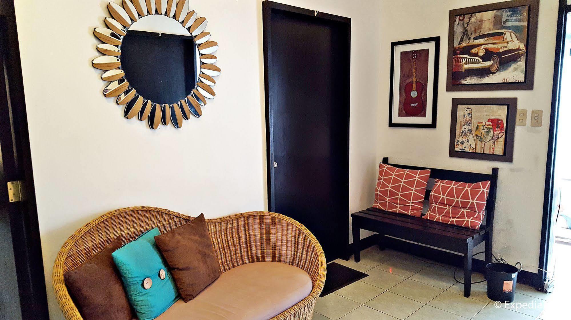 Tagaytay Garden Budgetel - City Center Tagaytay City Esterno foto