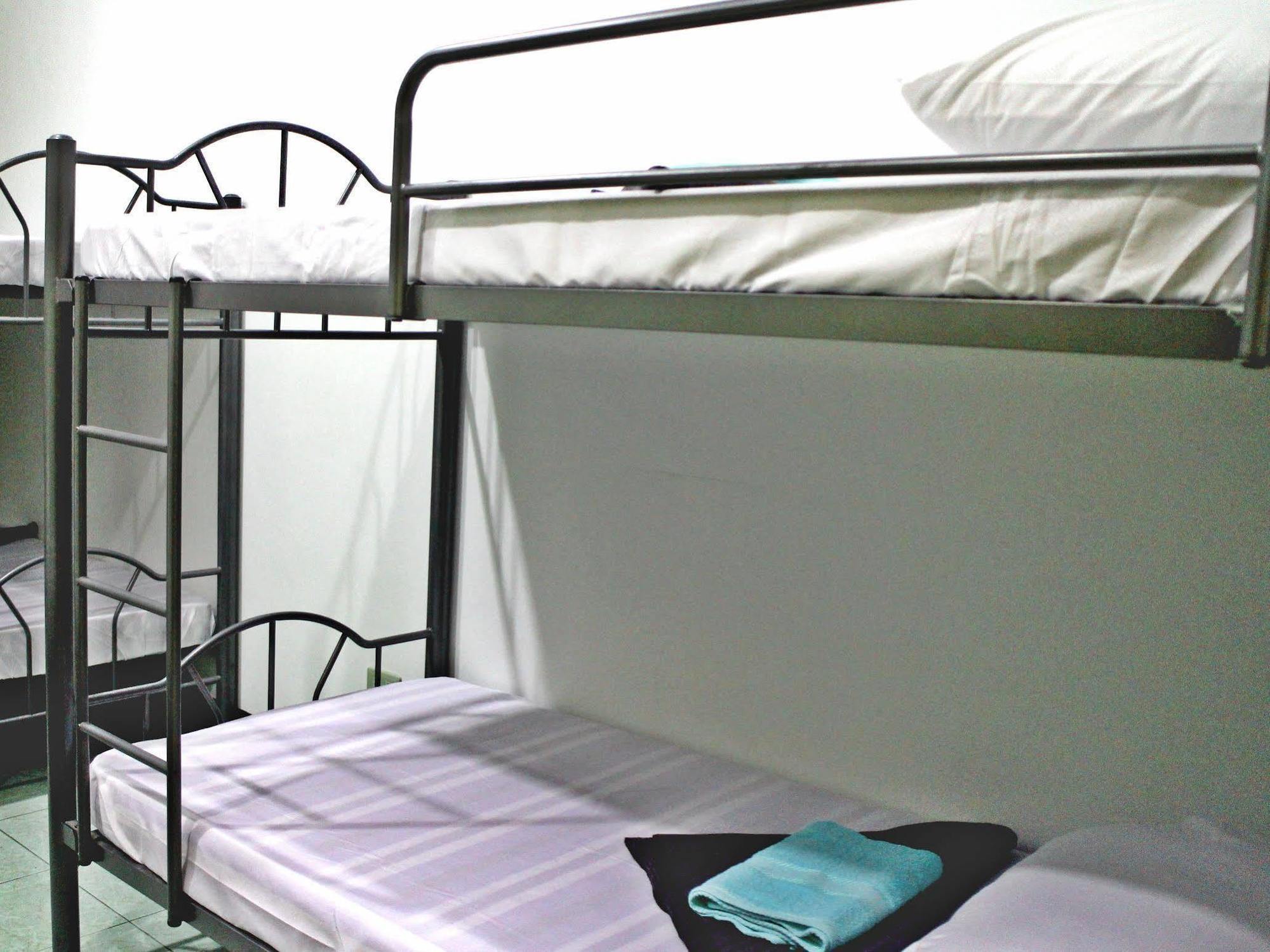 Tagaytay Garden Budgetel - City Center Tagaytay City Esterno foto